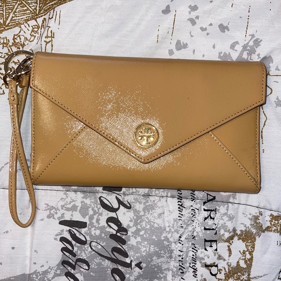 Tory Burch Envelope Wristlet - Picture 1 of 4
